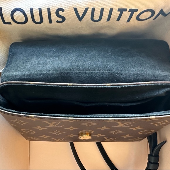 Authentic Louis Vuitton locky BB Bag - Picture 8 of 10